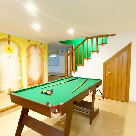 아파트 2 Bedrooms In 프리질리아나