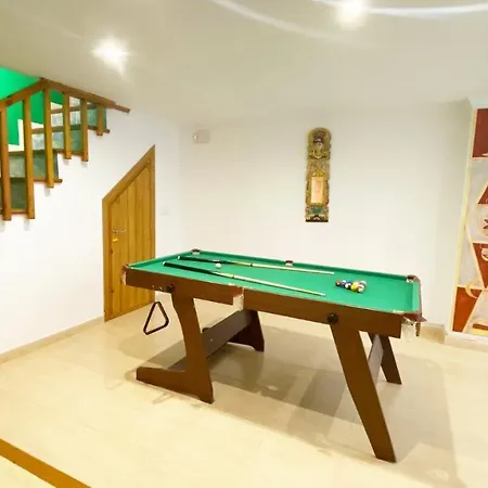 아파트 2 Bedrooms In 프리질리아나