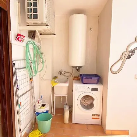 2 Bedrooms In 아파트 *
