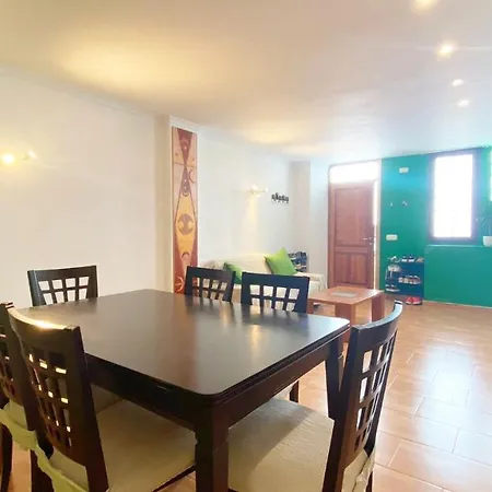 2 Bedrooms In 아파트 *