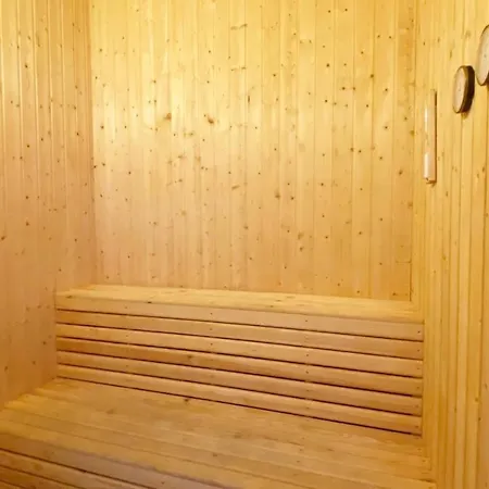 2 Bedrooms In * 프리질리아나